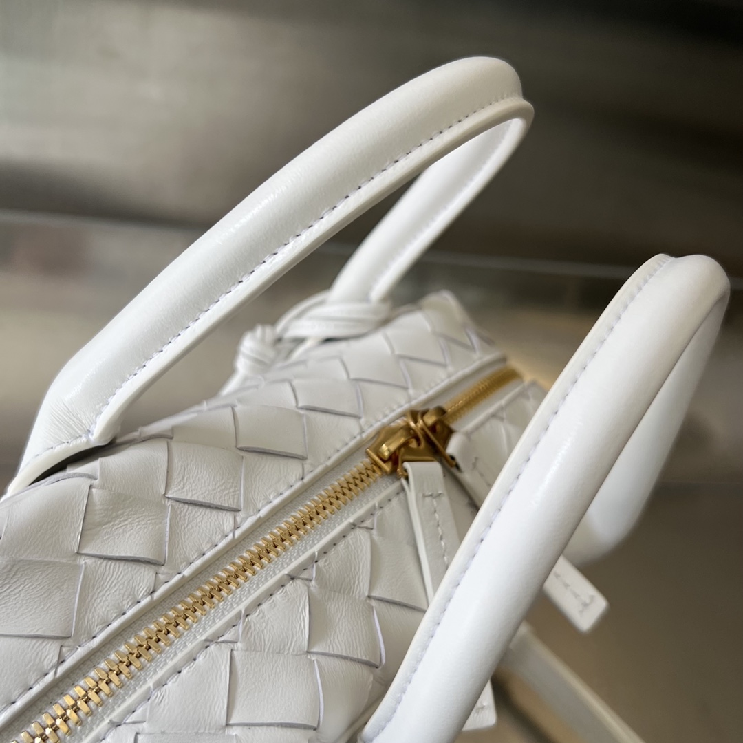 b0tte*a Ven*ta getaway bag-23.5x17.5x9cm