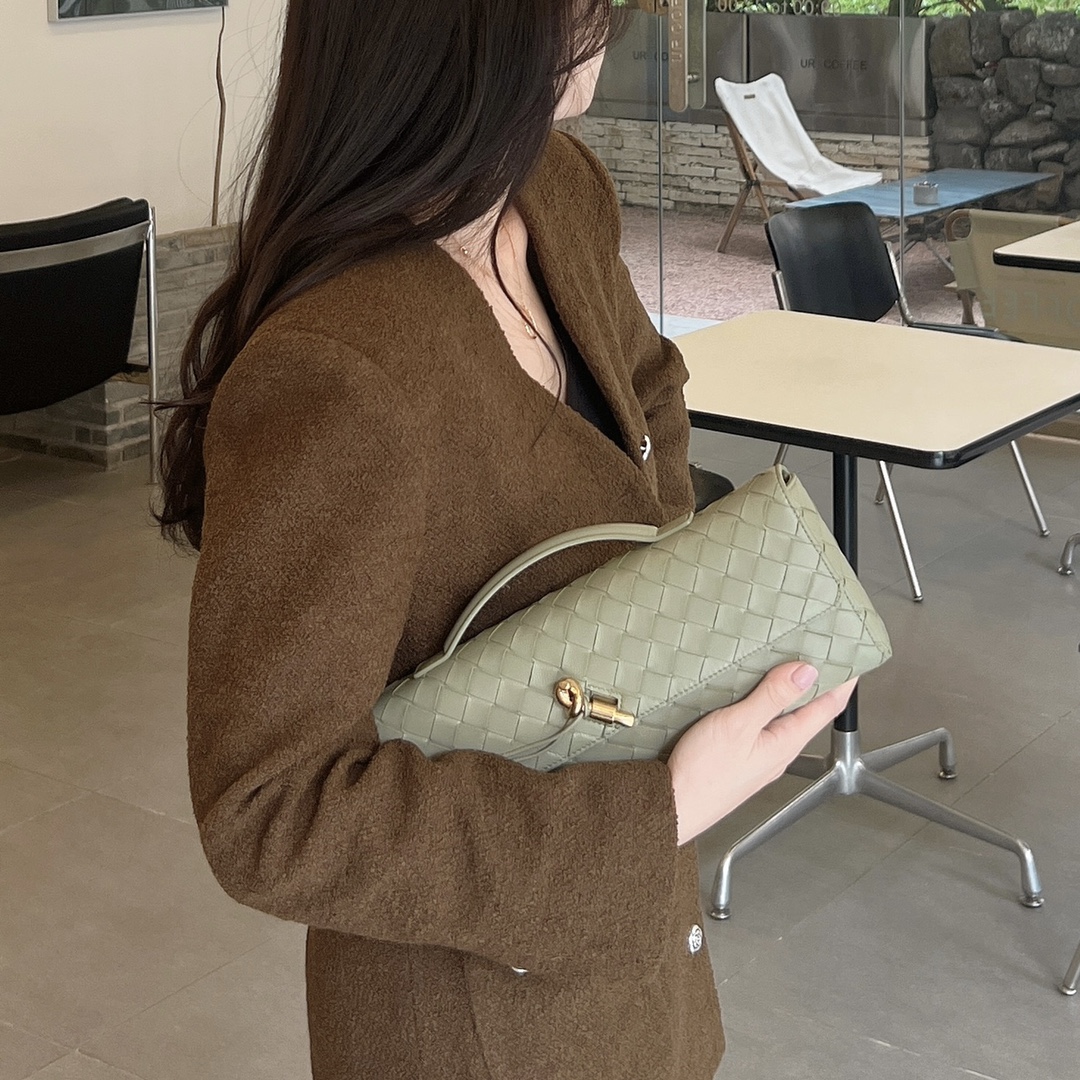 b0tte*a Ven*ta clutch-31x13x3 cm
