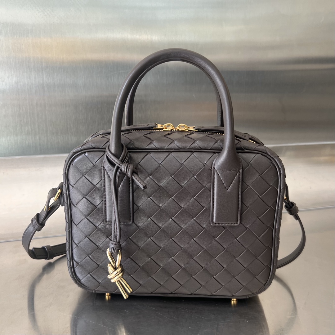 b0tte*a Ven*ta getaway bag-23.5x17.5x9cm