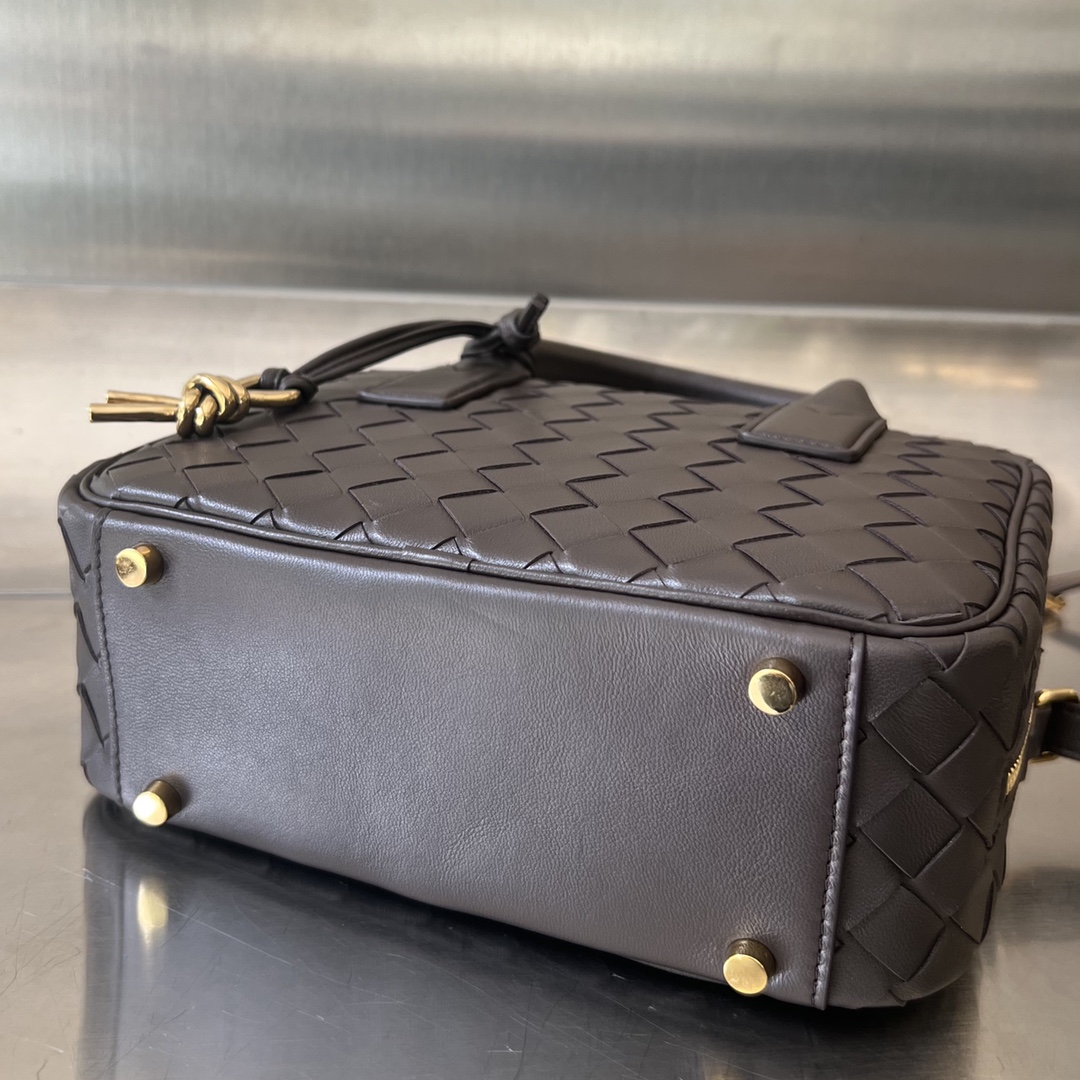 b0tte*a Ven*ta getaway bag-23.5x17.5x9cm