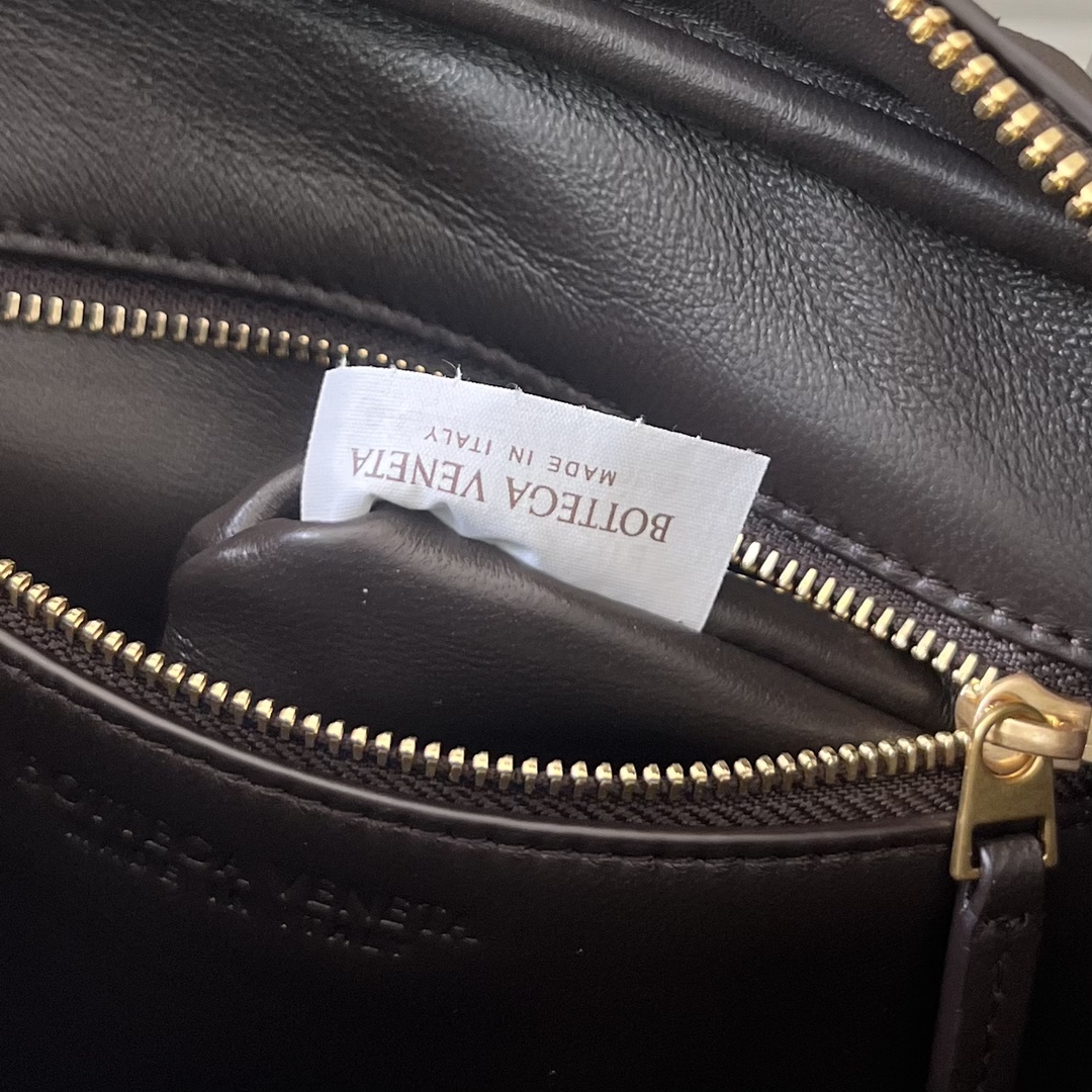 b0tte*a Ven*ta getaway bag-23.5x17.5x9cm