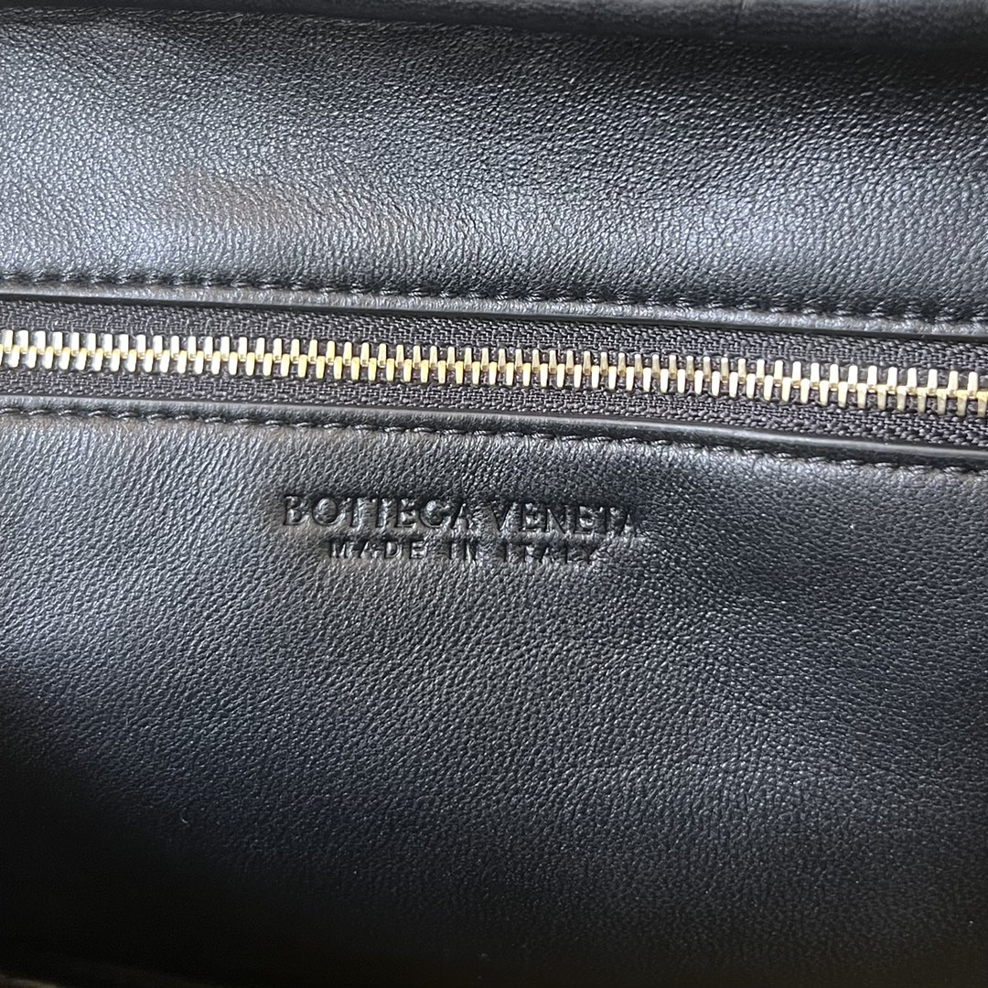 b0tte*a Ven*ta getaway bag-23.5x17.5x9cm