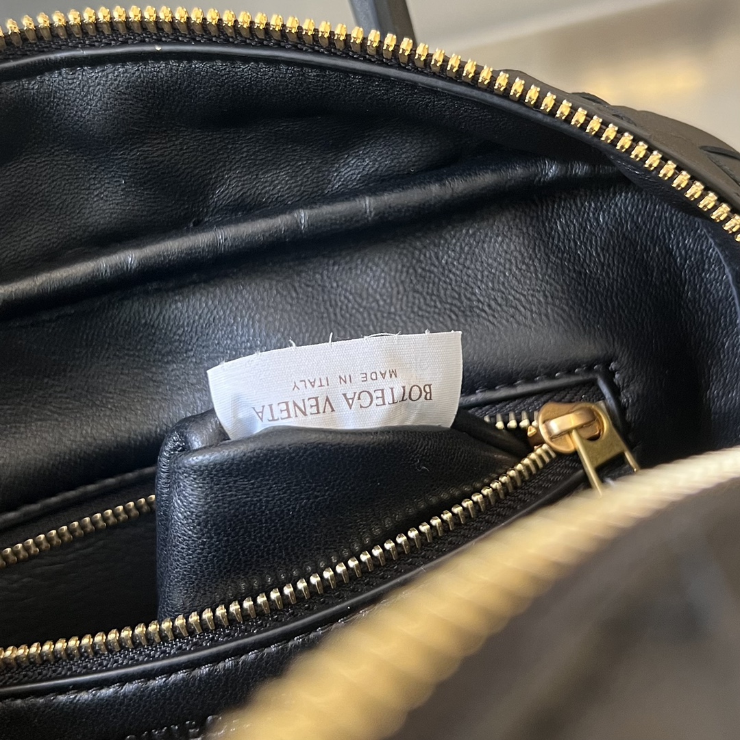 b0tte*a Ven*ta getaway bag-23.5x17.5x9cm