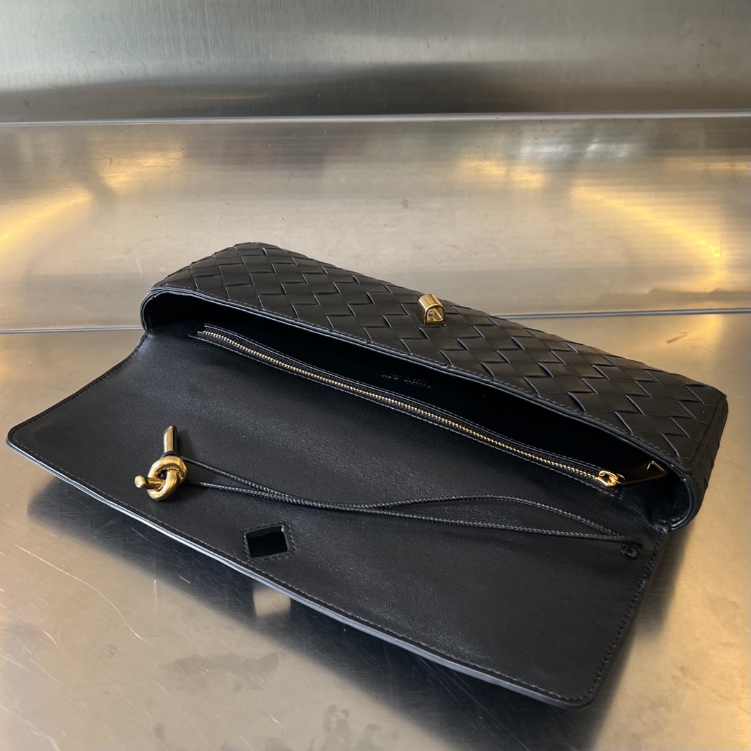 b0tte*a Ven*ta clutch-31x13x3 cm