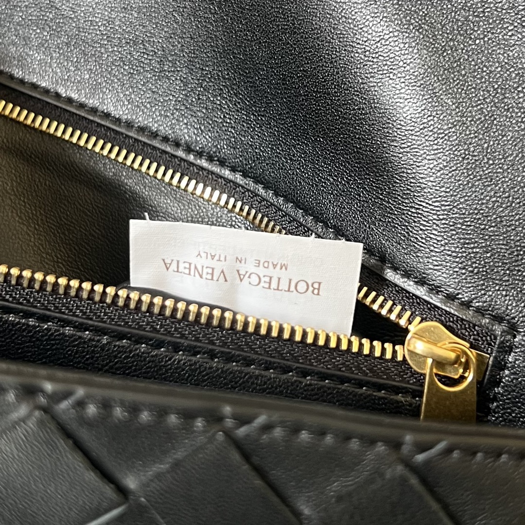 b0tte*a Ven*ta clutch-31x13x3 cm