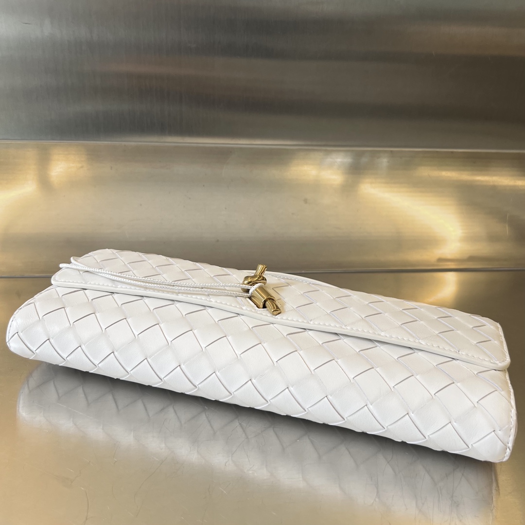 b0tte*a Ven*ta clutch-31x13x3 cm