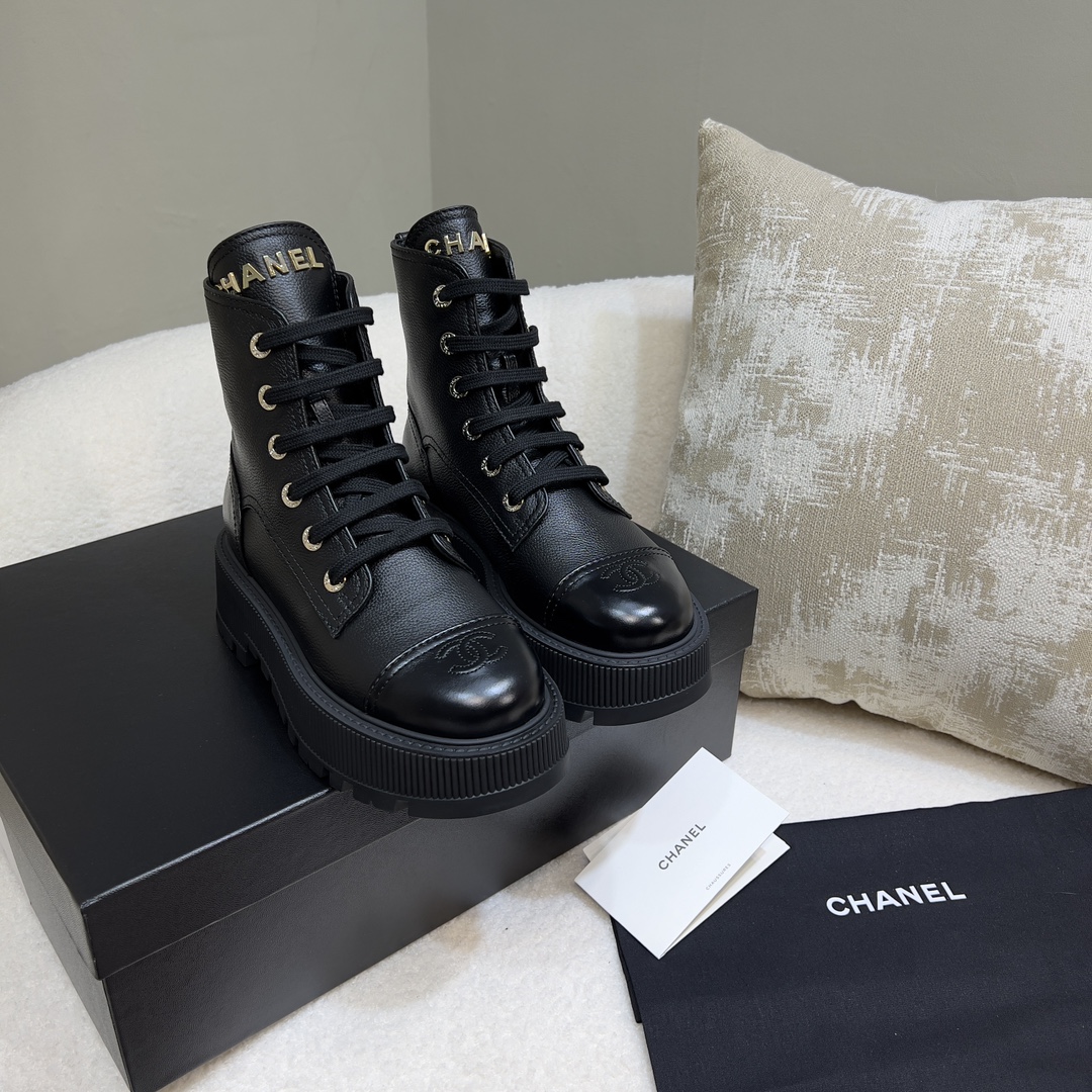 Ch@nel Boots