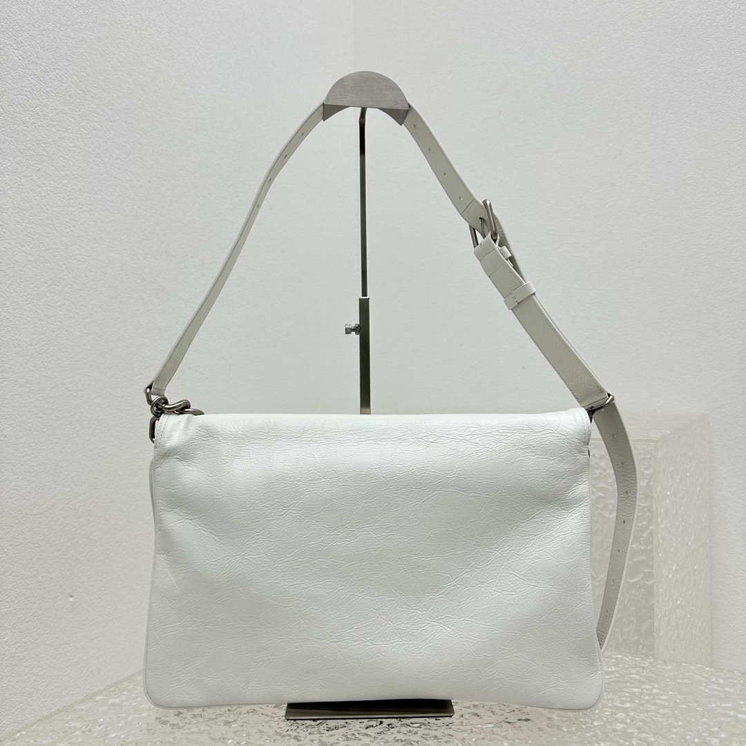 Ba*len*cia*ga bb soft bag-24*36*4cm