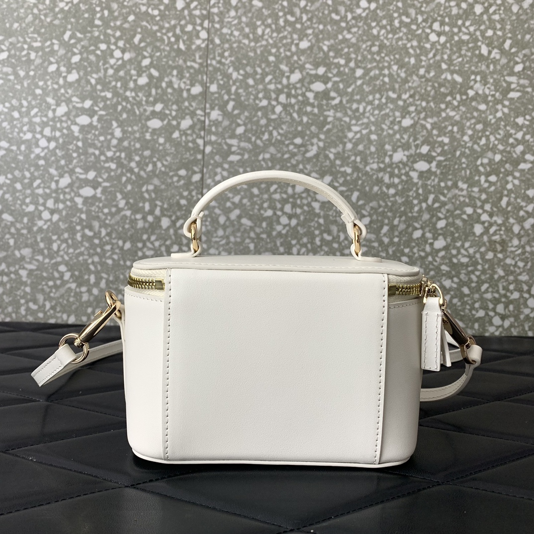 Va1e*ntin0 alentino garavani box bag-16.5*10*7.5cm