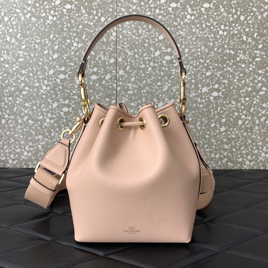 Va1e*ntin0 alentino garavani loco bag-16*19*11cm
