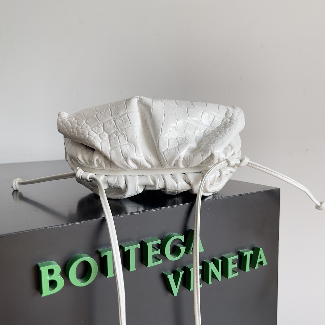 b0tte*a Ven*ta the pouch bag-23*15*5cm