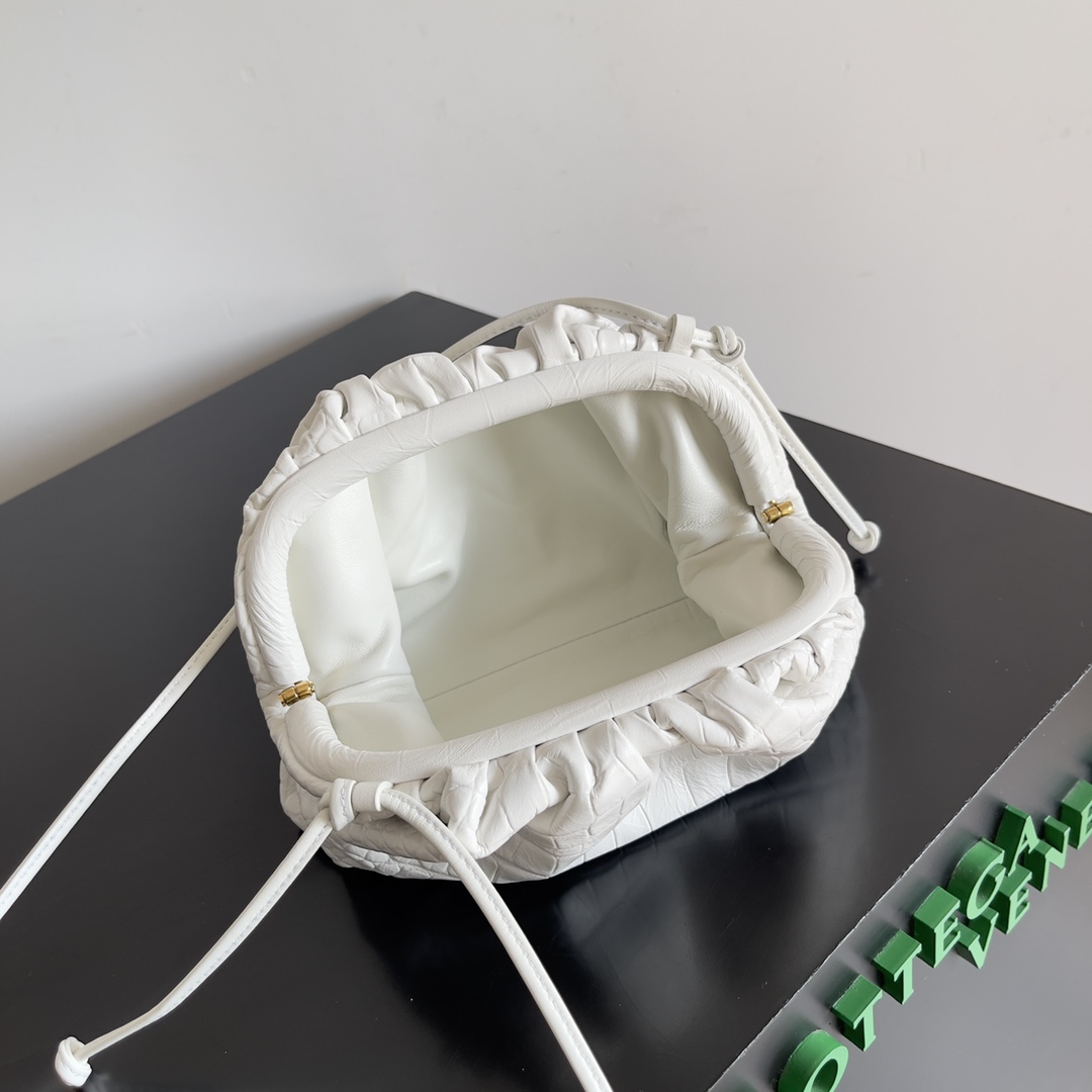 b0tte*a Ven*ta the pouch bag-23*15*5cm
