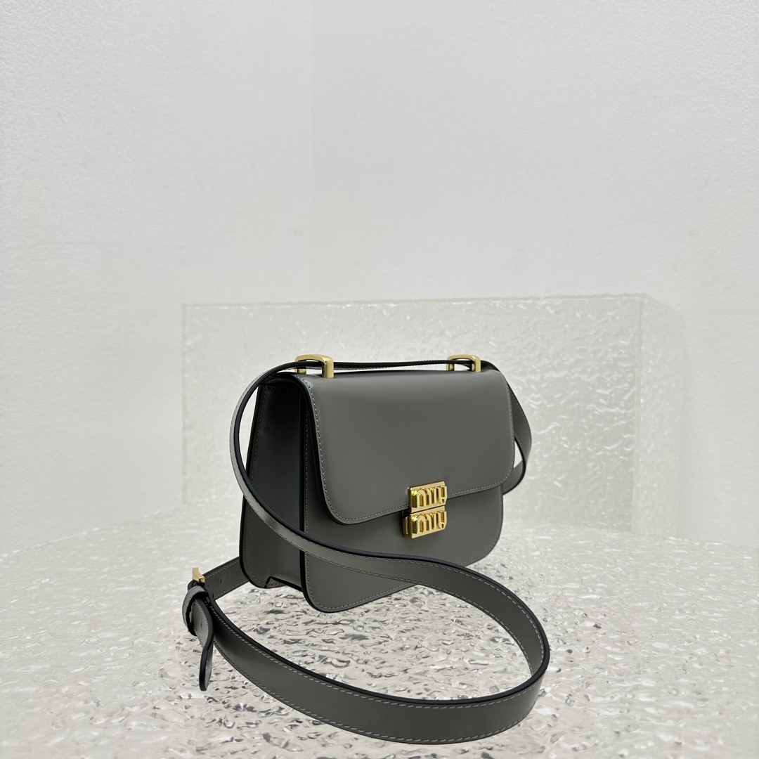 M*um*u box bag-20*13.5*5.5cm