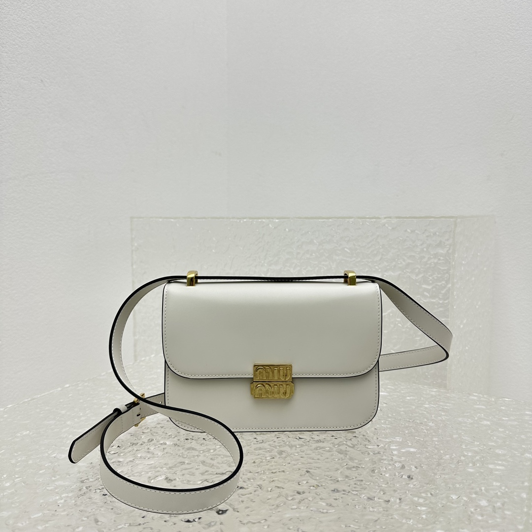 M*um*u box bag-20*13.5*5.5cm