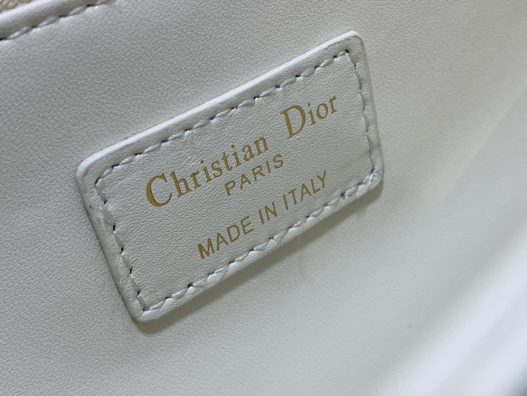 D*or miss carro bag-24*14*7.5cm