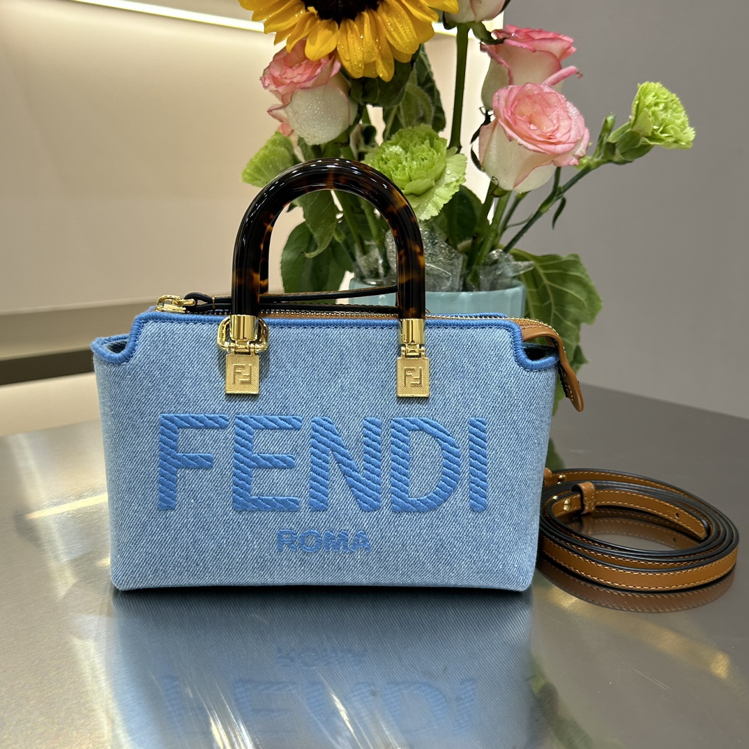 F**di mini bythe way bag-17x18x8cm
