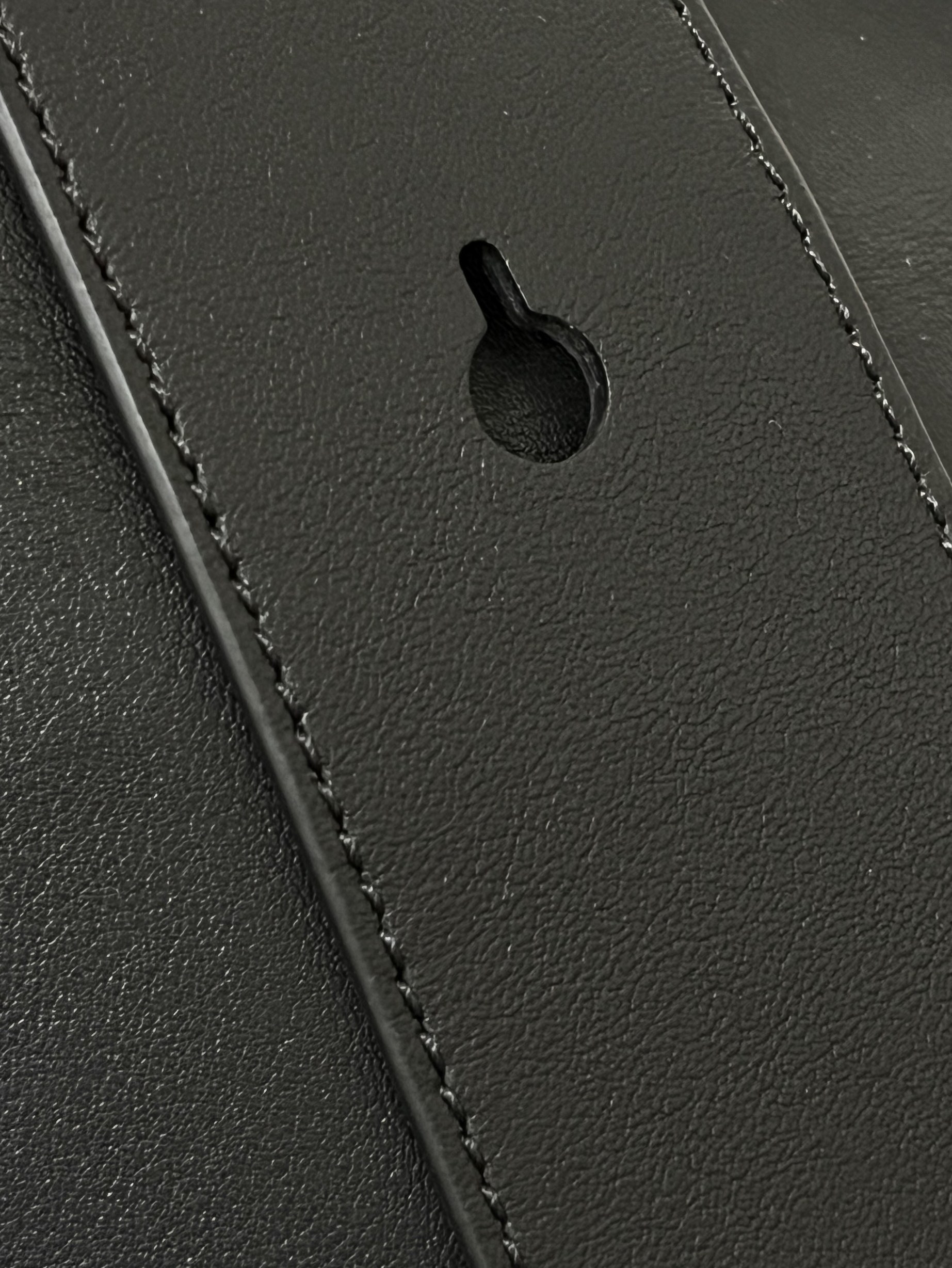 L0ew* pebble bucket bag-28*24*23cm