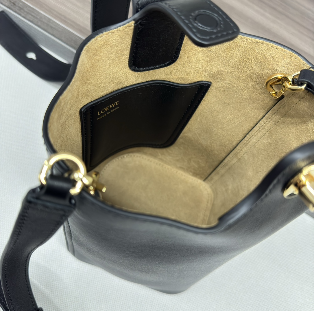 L0ew* mini pebble bucket bag-16*16*19.5cm