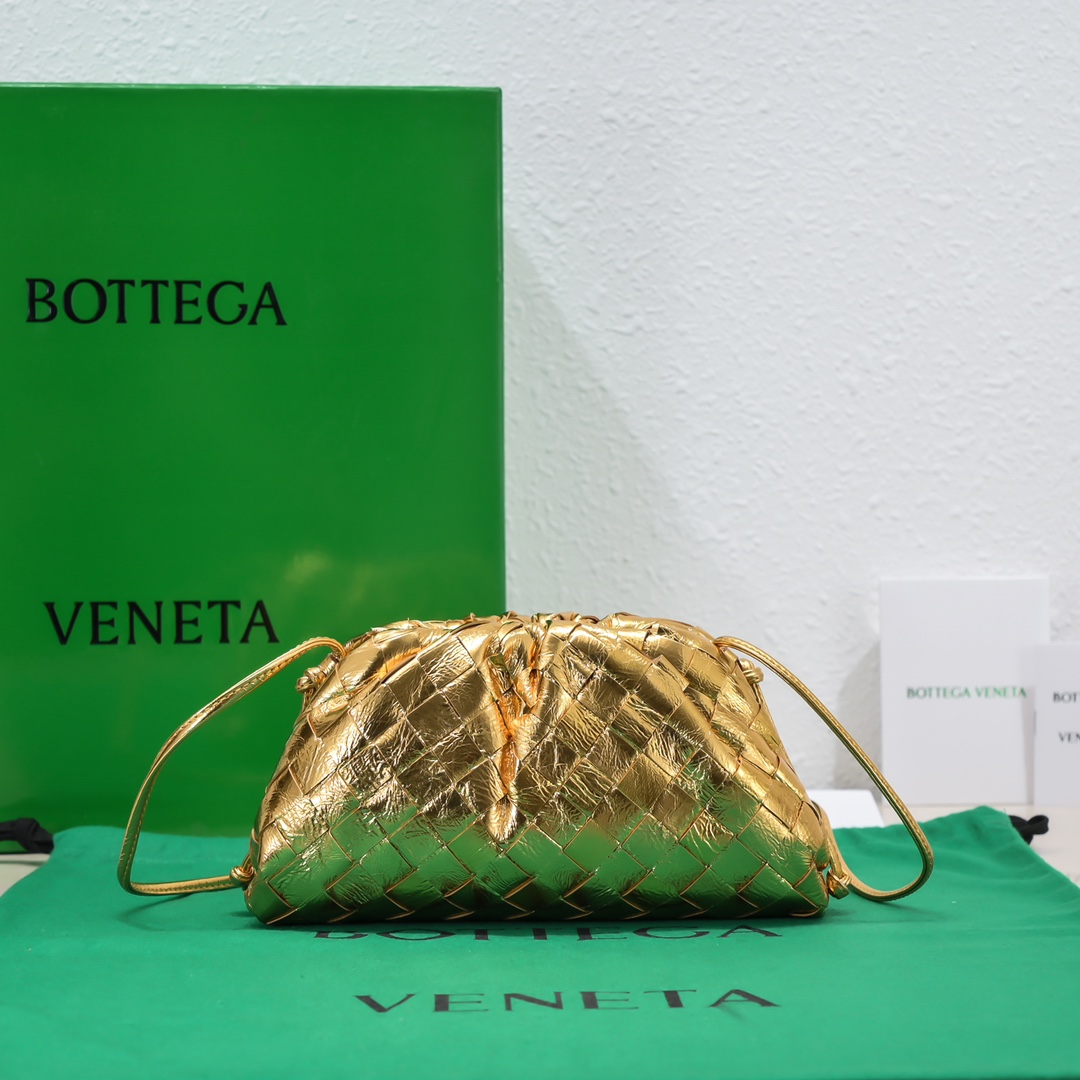 b0tte*a Ven*ta the pouch bag-22*9cm
