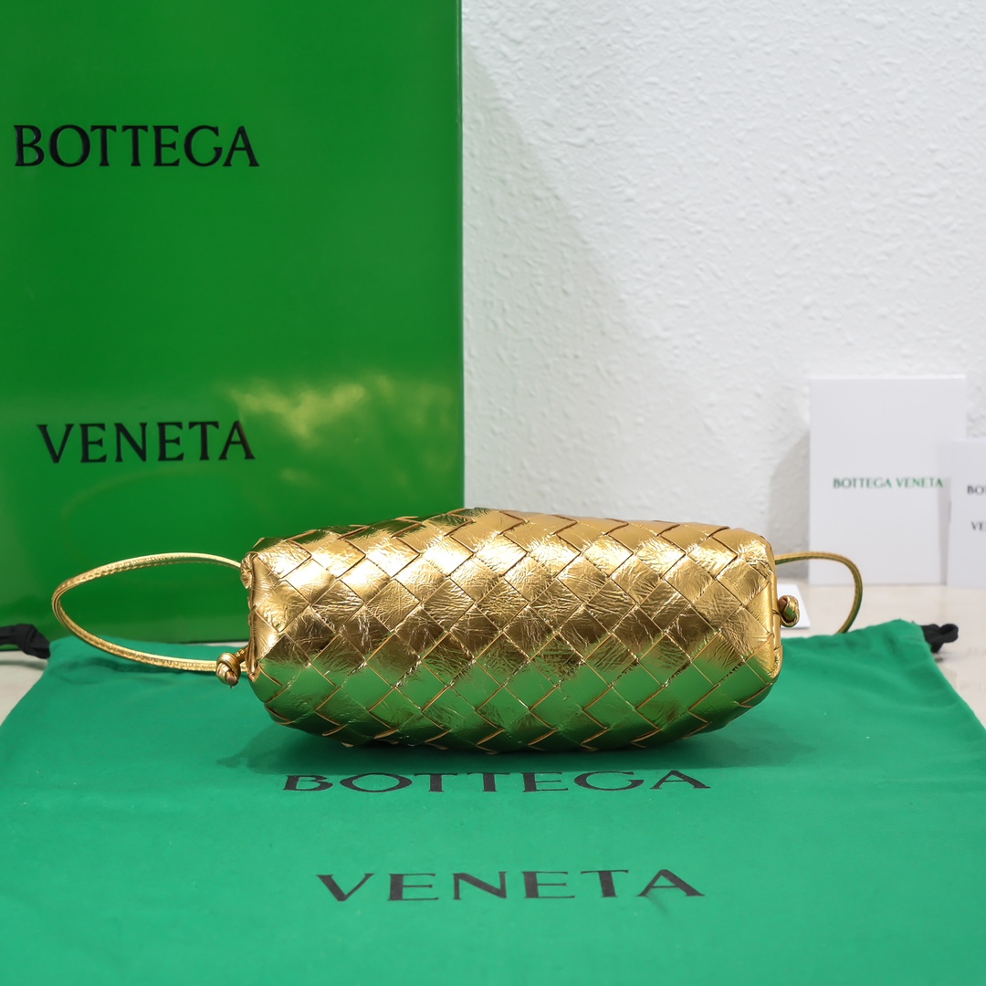 b0tte*a Ven*ta the pouch bag-22*9cm