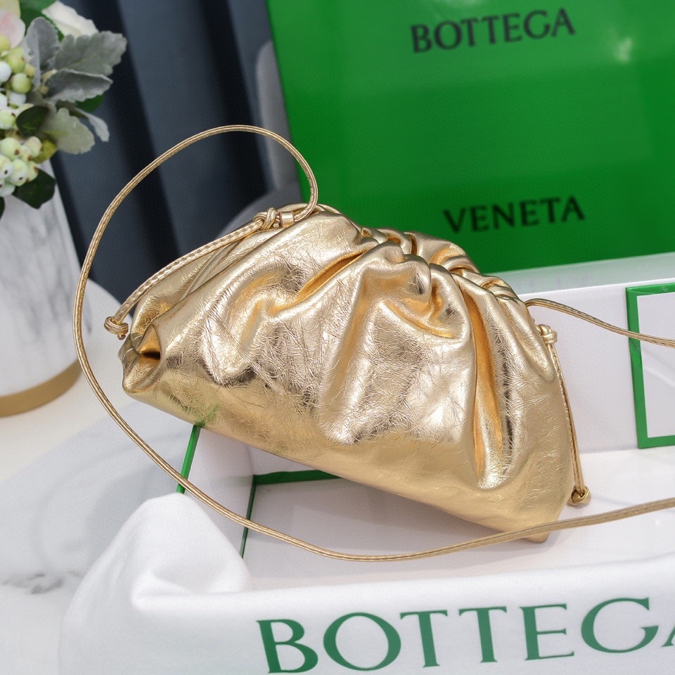 b0tte*a Ven*ta the pouch bag-22*9cm
