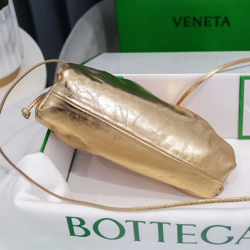 b0tte*a Ven*ta the pouch bag-22*9cm
