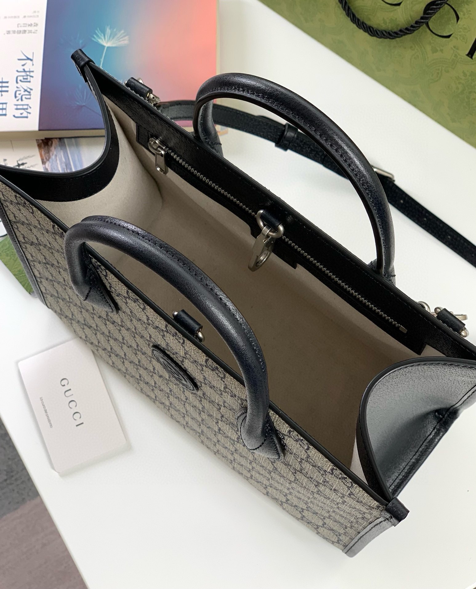 G*u*i ggtote bag-31x26.5x14cm