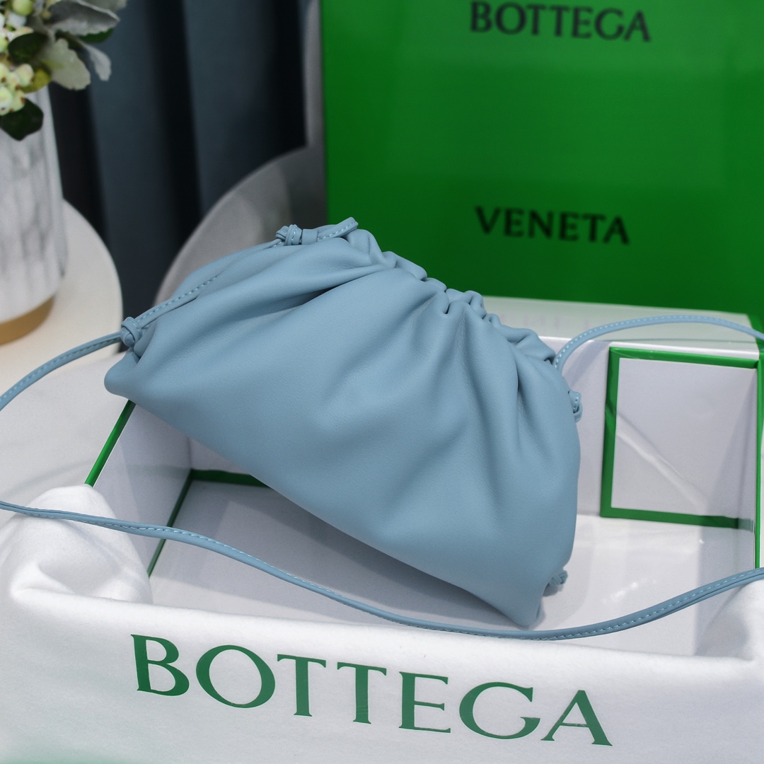 b0tte*a Ven*ta the pouch bag-22*9cm