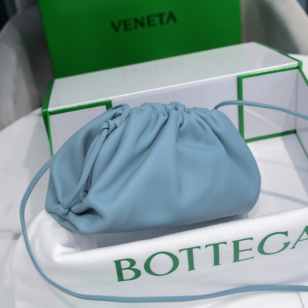 b0tte*a Ven*ta the pouch bag-22*9cm