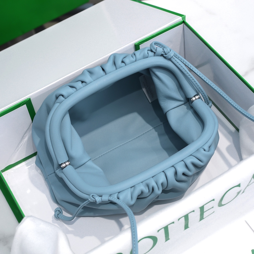 b0tte*a Ven*ta the pouch bag-22*9cm