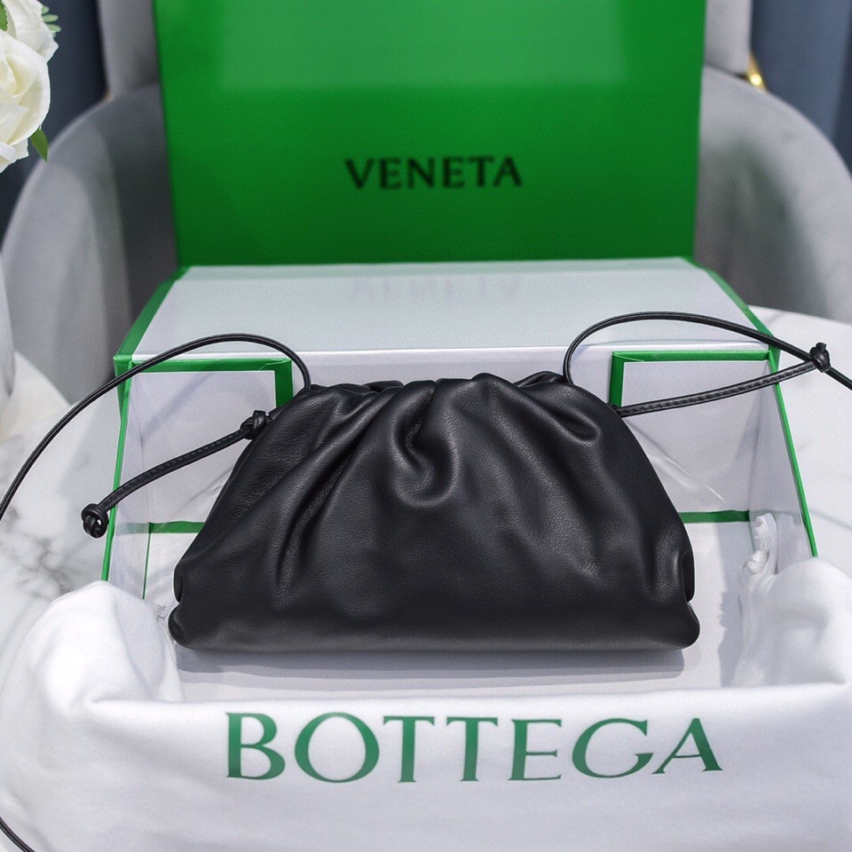 b0tte*a Ven*ta the pouch bag-22*9cm