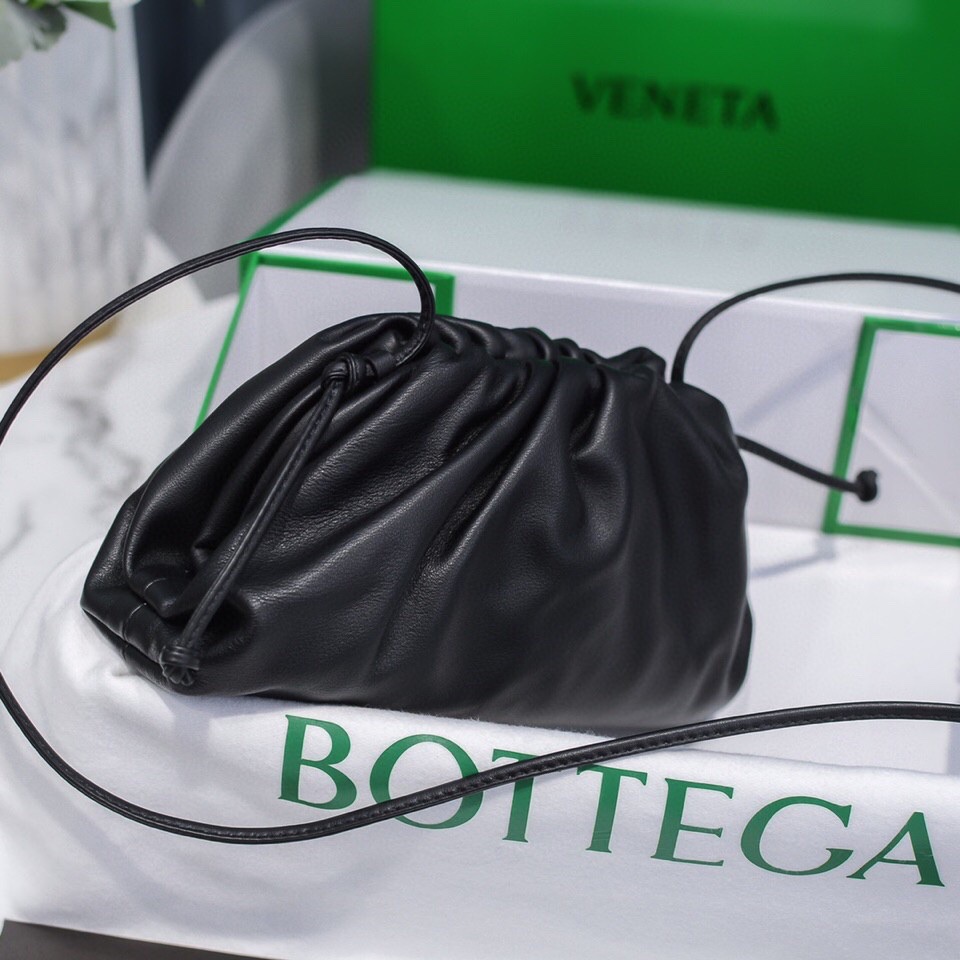 b0tte*a Ven*ta the pouch bag-22*9cm