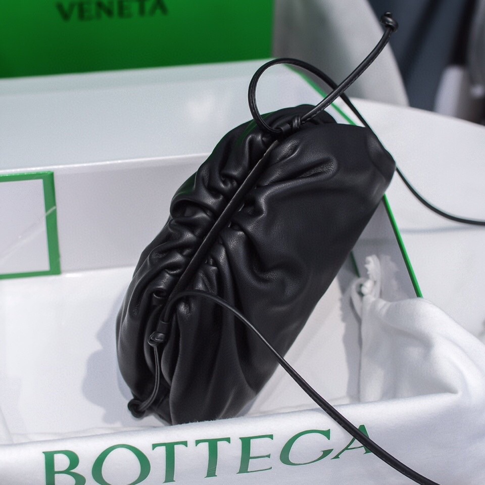 b0tte*a Ven*ta the pouch bag-22*9cm
