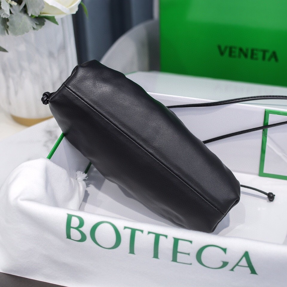 b0tte*a Ven*ta the pouch bag-22*9cm