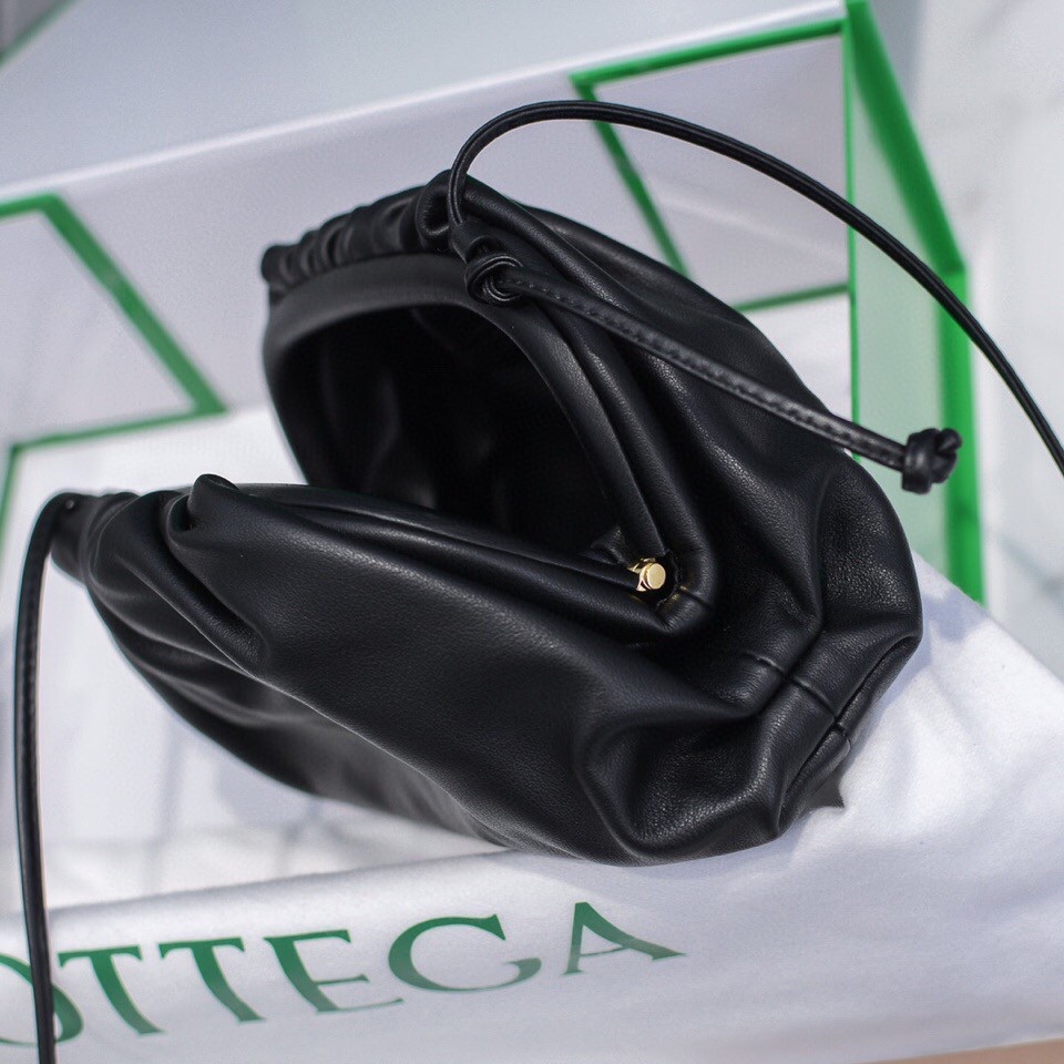 b0tte*a Ven*ta the pouch bag-22*9cm