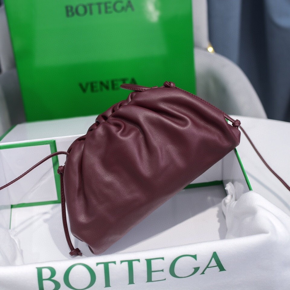 b0tte*a Ven*ta the pouch bag-22*9cm