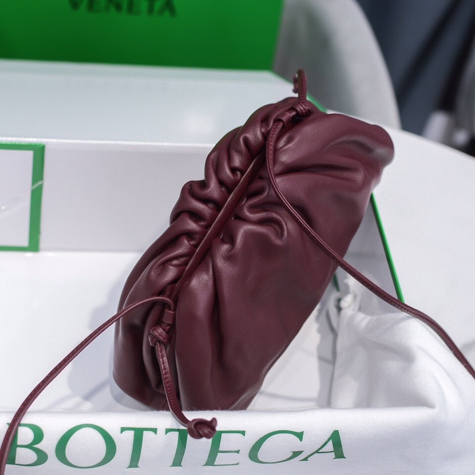 b0tte*a Ven*ta the pouch bag-22*9cm