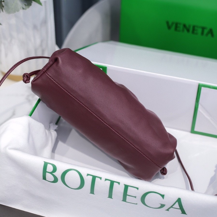 b0tte*a Ven*ta the pouch bag-22*9cm