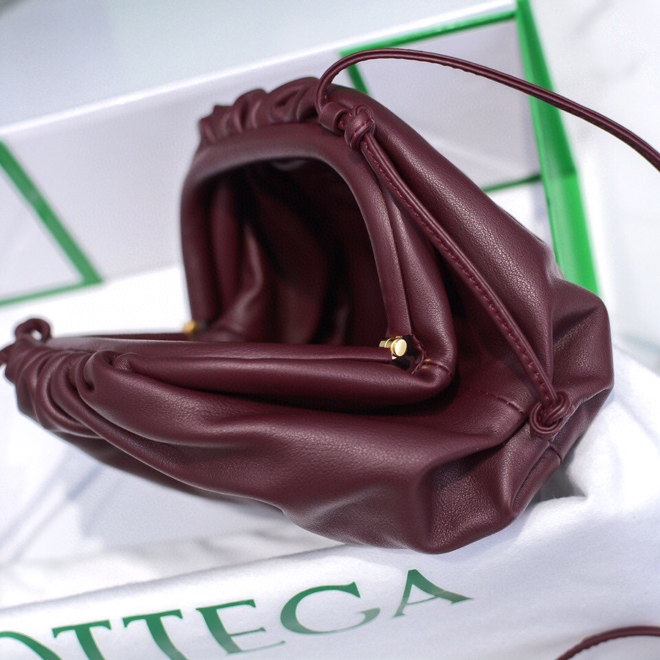 b0tte*a Ven*ta the pouch bag-22*9cm
