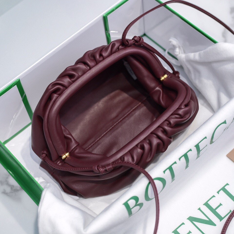 b0tte*a Ven*ta the pouch bag-22*9cm
