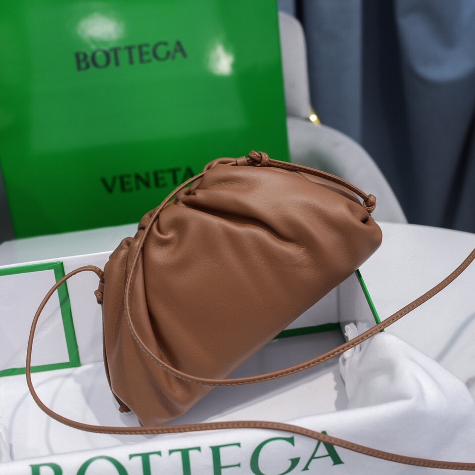 b0tte*a Ven*ta the pouch bag-22*9cm