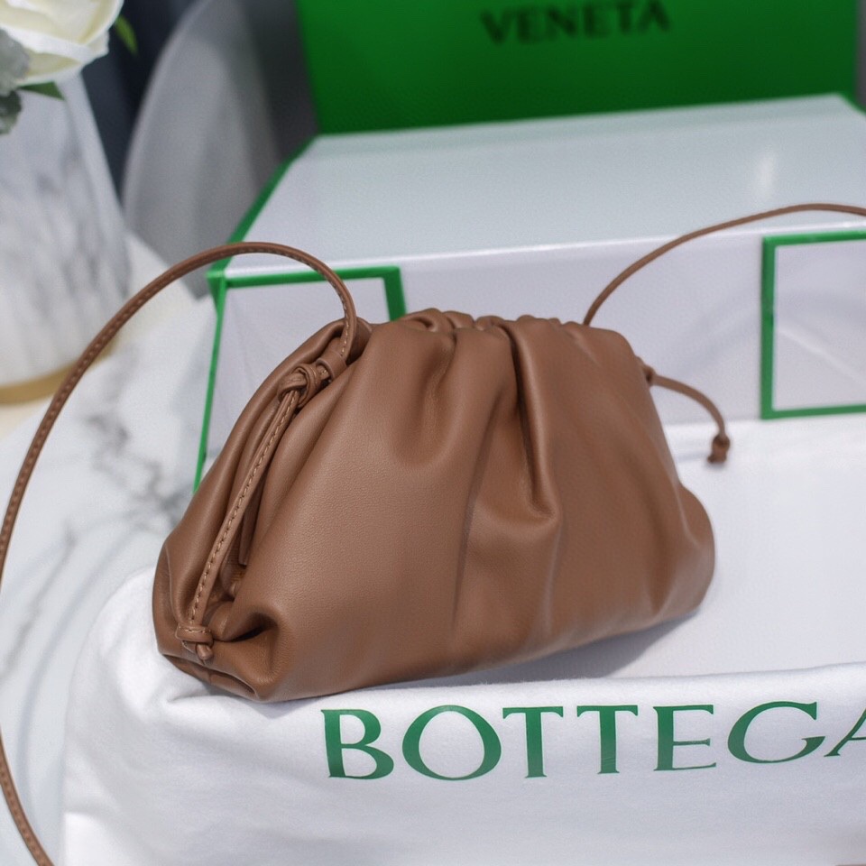 b0tte*a Ven*ta the pouch bag-22*9cm