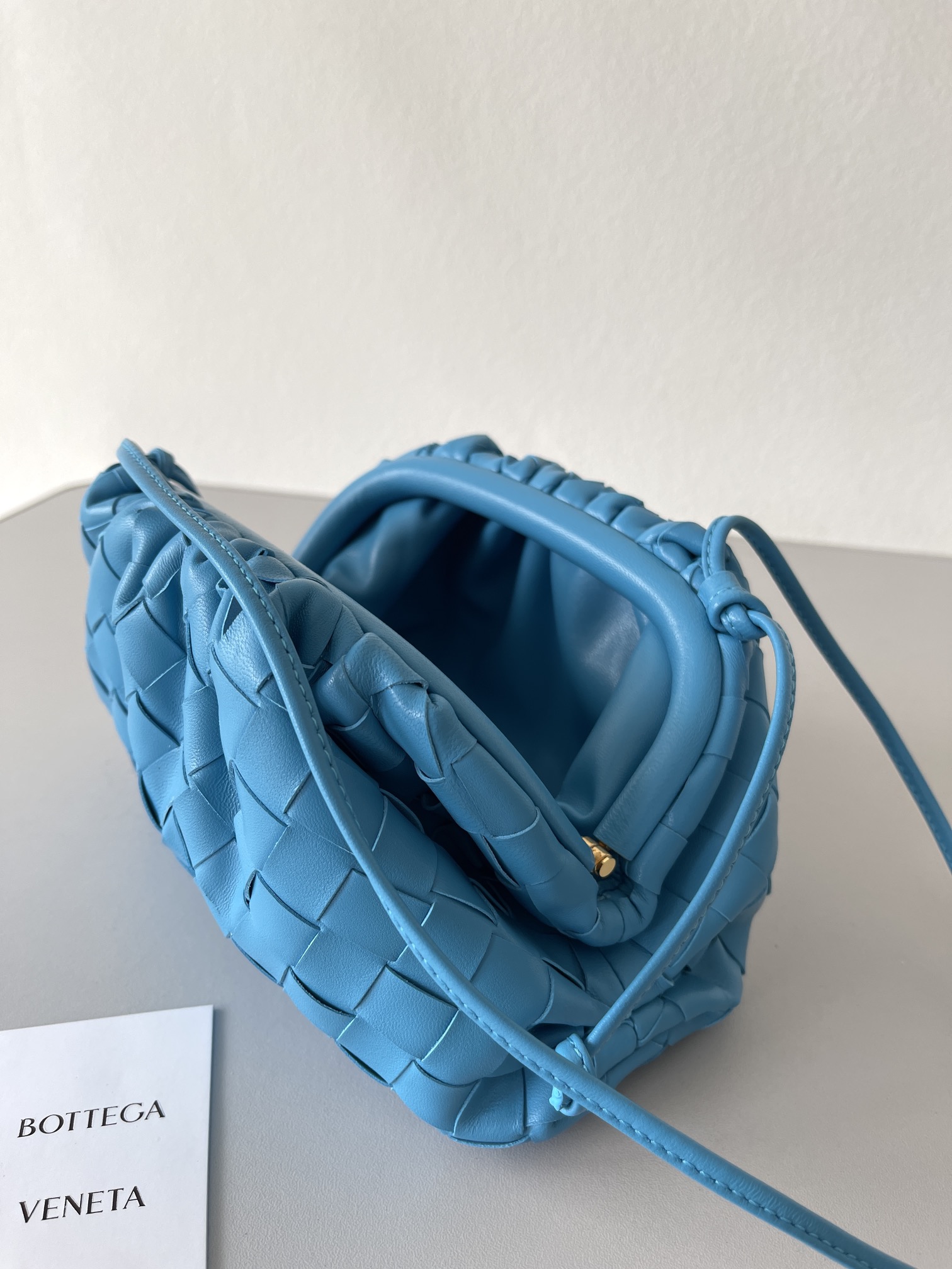 b0tte*a Ven*ta the pouch bag-22*9cm