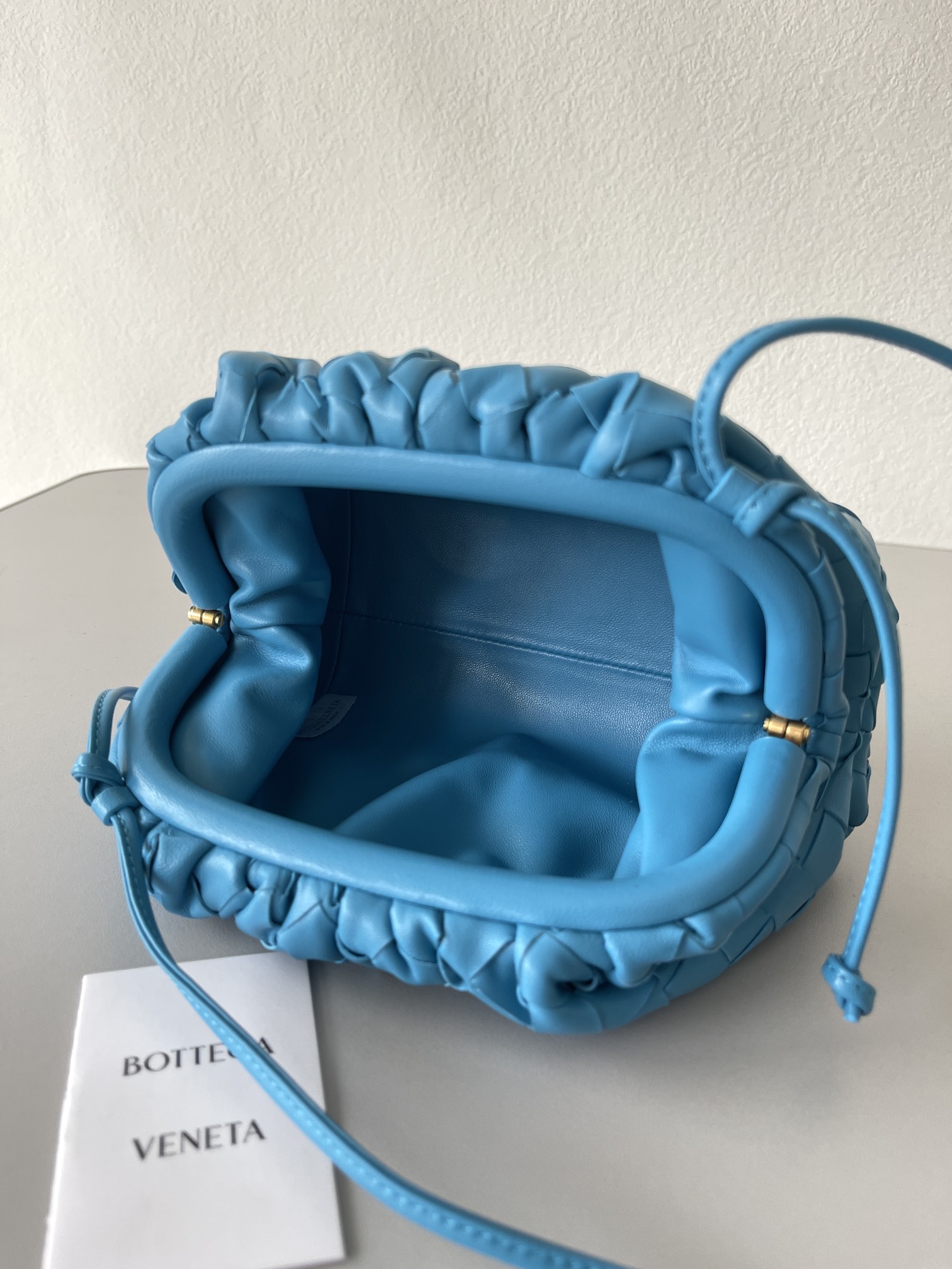 b0tte*a Ven*ta the pouch bag-22*9cm