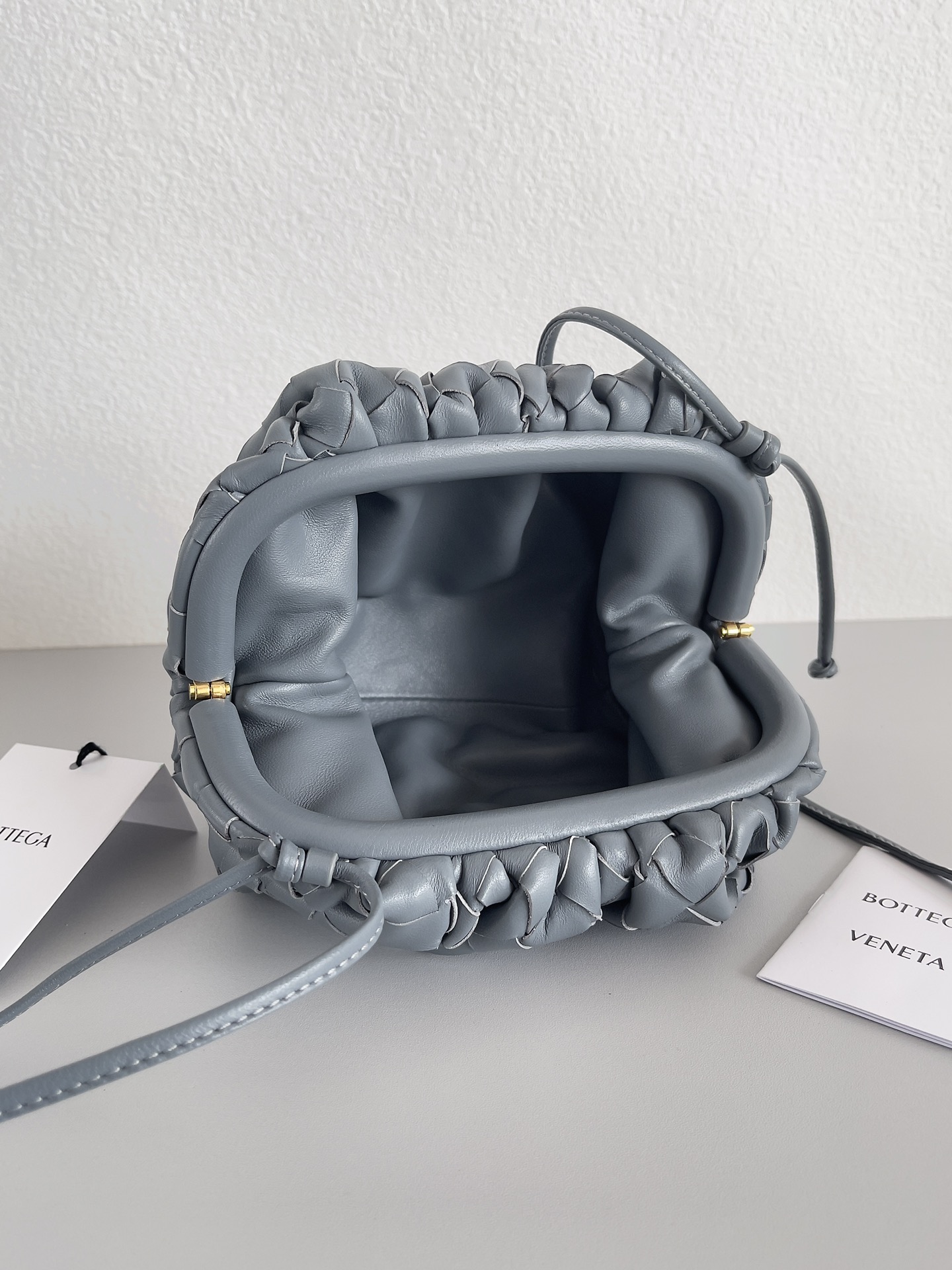 b0tte*a Ven*ta the pouch bag-22*9cm