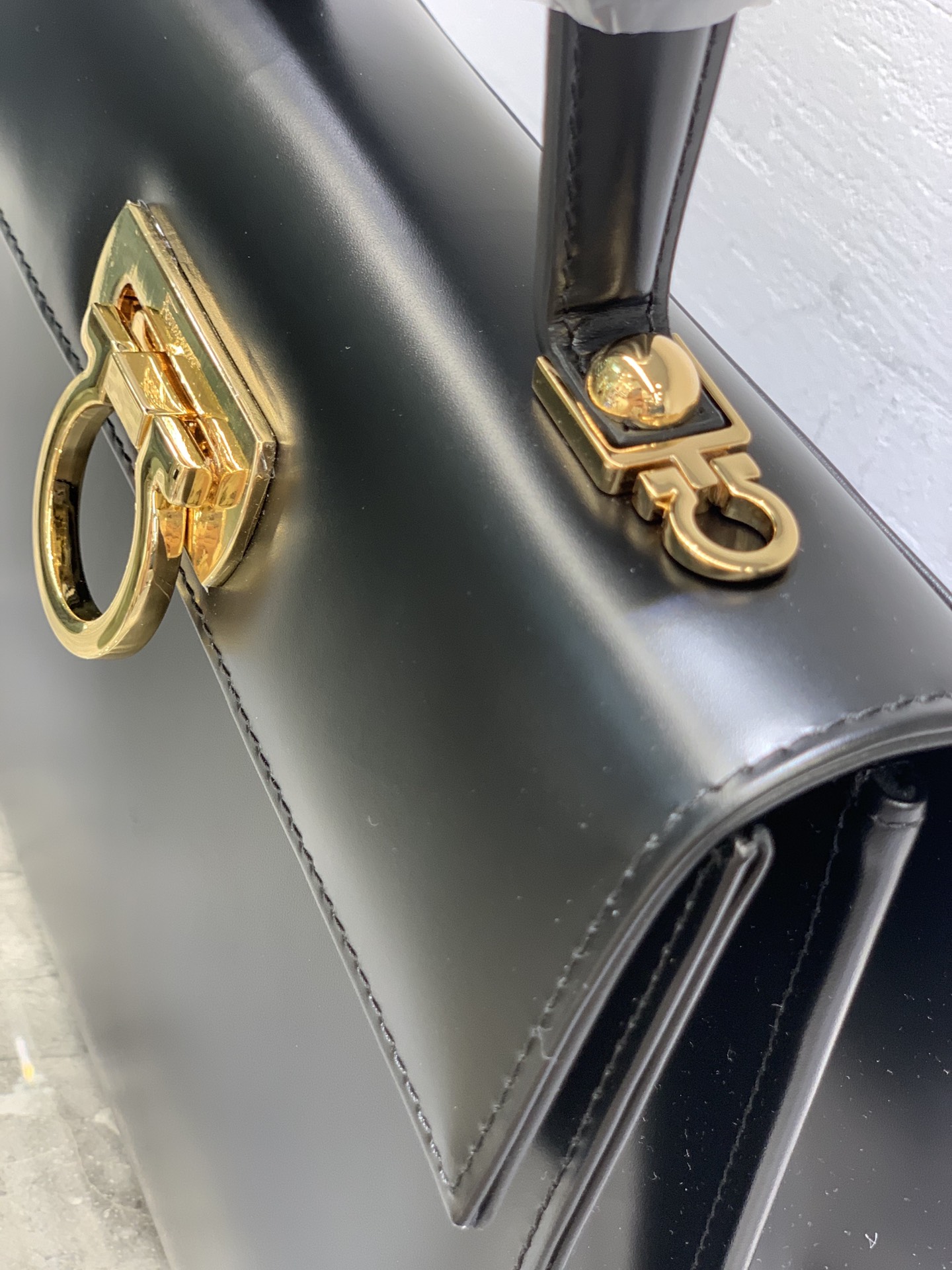 Ferragamo Tote-27×20×10CM