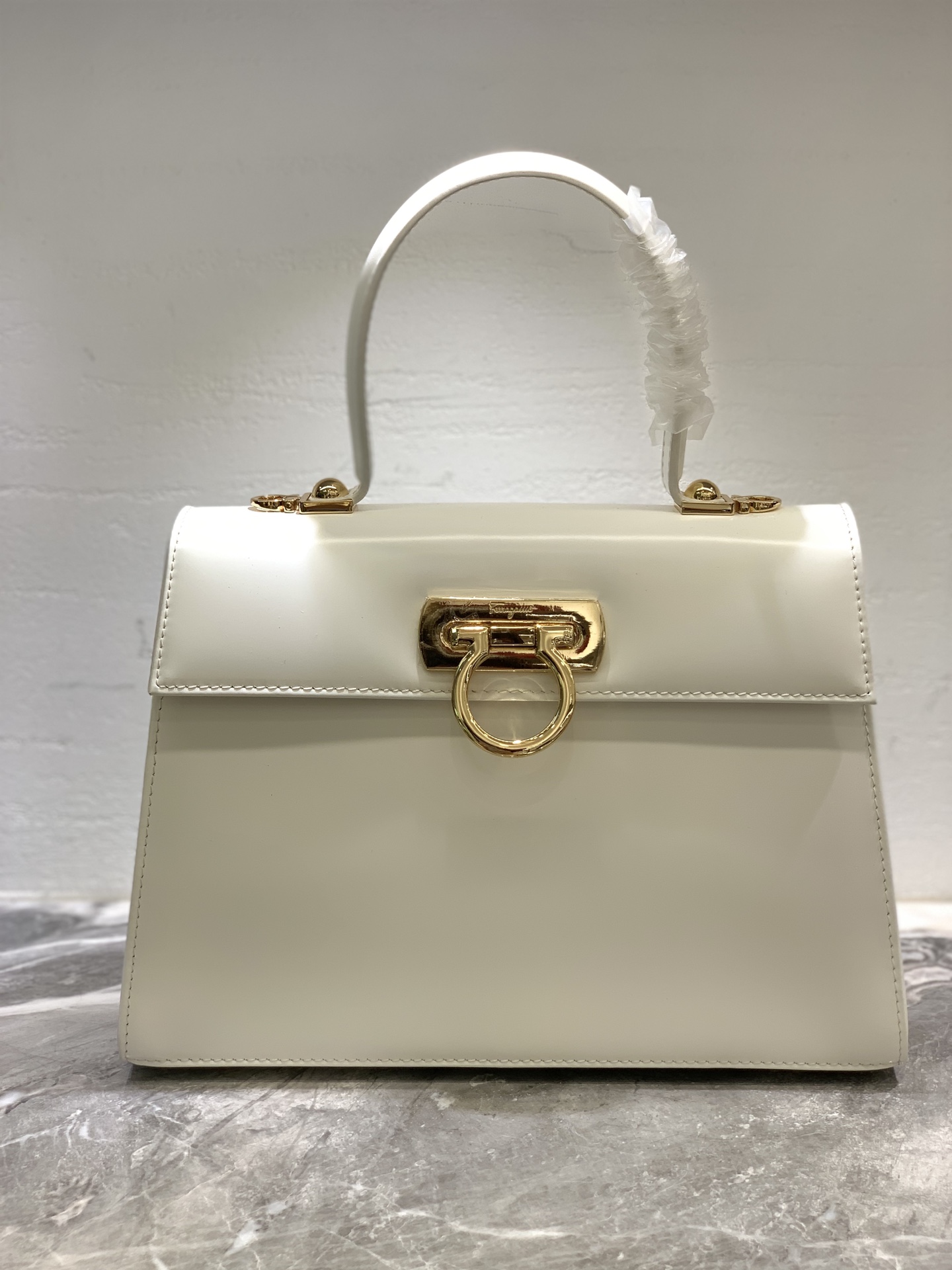 Ferragamo Tote-27×20×10CM
