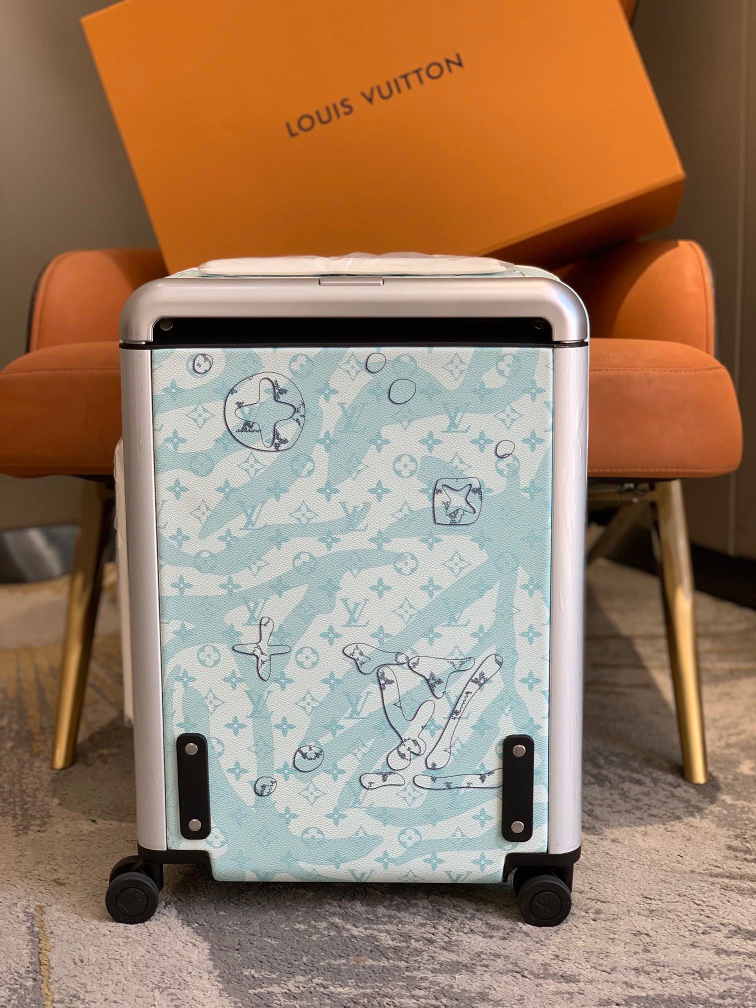 l0*is V*t0n horizon 55-38*55*21cm