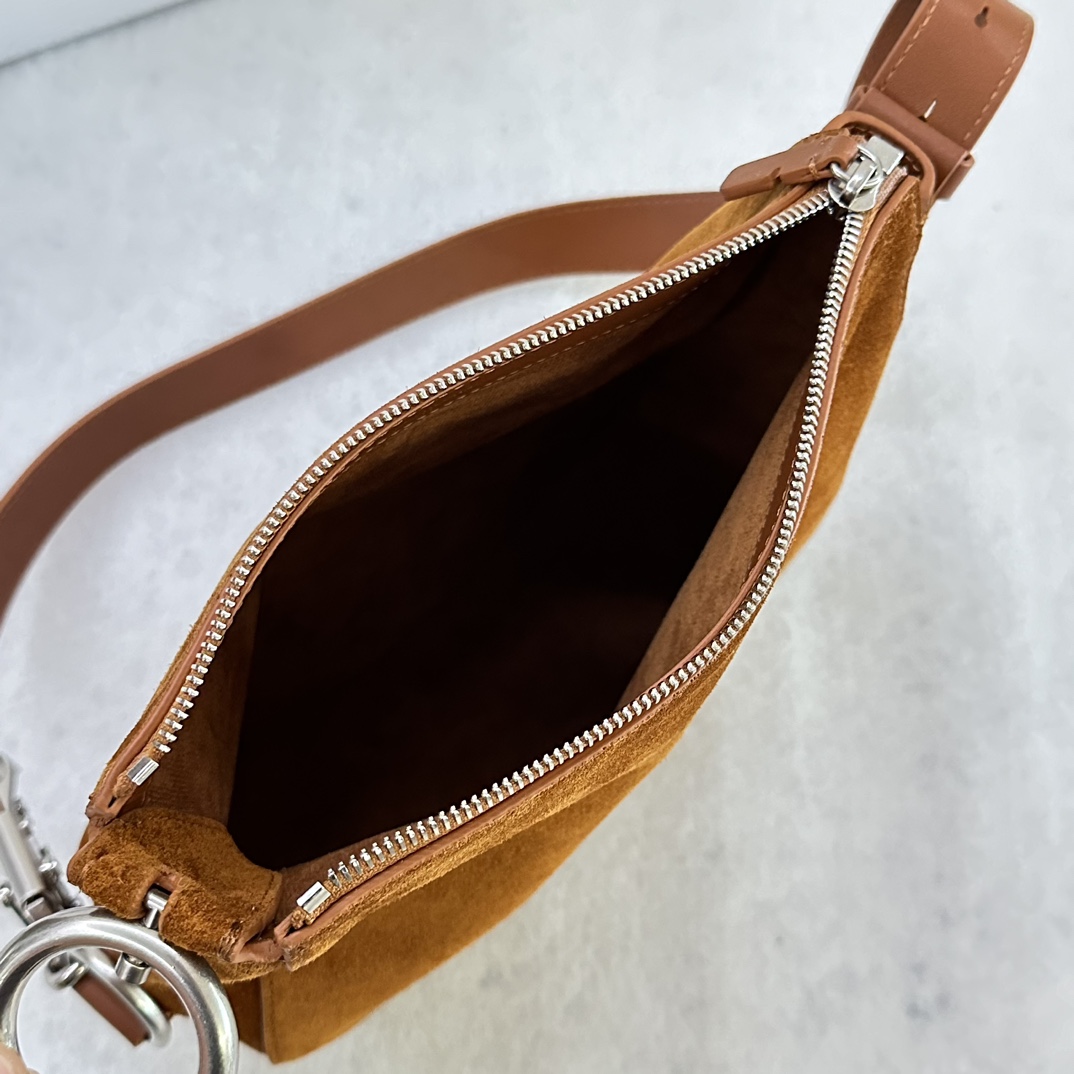 B**rry knight bag-24 x 8 x 23cm