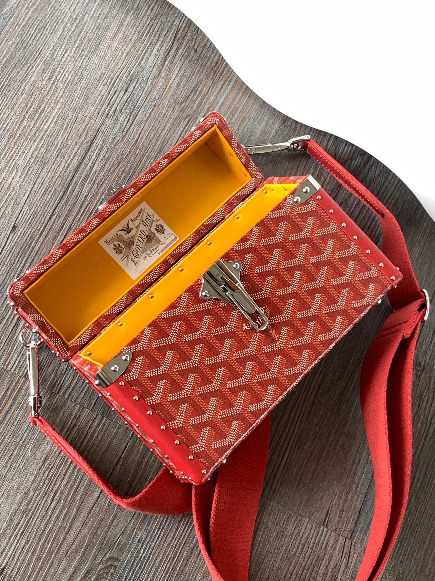 Go*ard cassette bag-21*15*6.5cm